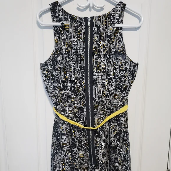 Retrolicious New York City Dress - Picture 3 of 5